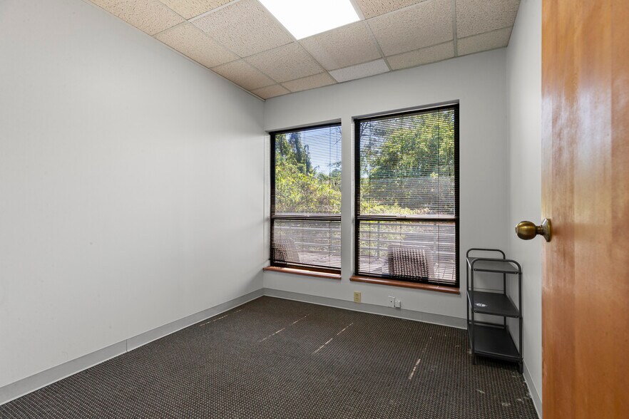 More Photos Of 1820 The Exchange SE, Atlanta Office For Sale