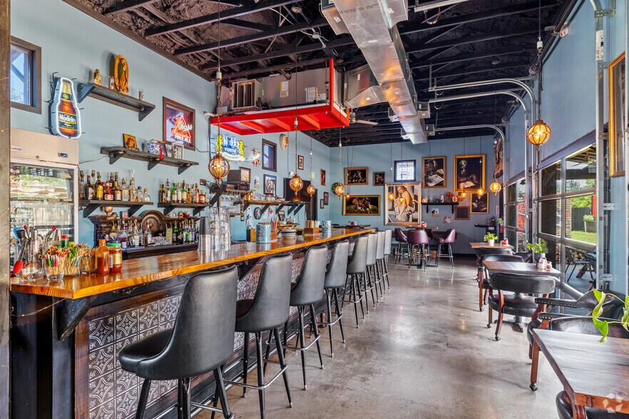 More Photos Of , New Braunfels General Retail For Sale