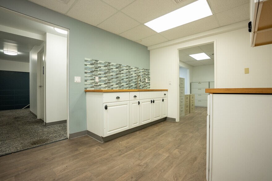 More Photos Of 8814-8816 S Sepulveda Blvd, Los Angeles Loft Creative Space For Lease