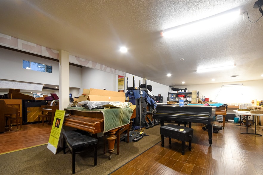 More Photos Of 1515-1517 N Main St, Santa Ana Storefront For Lease