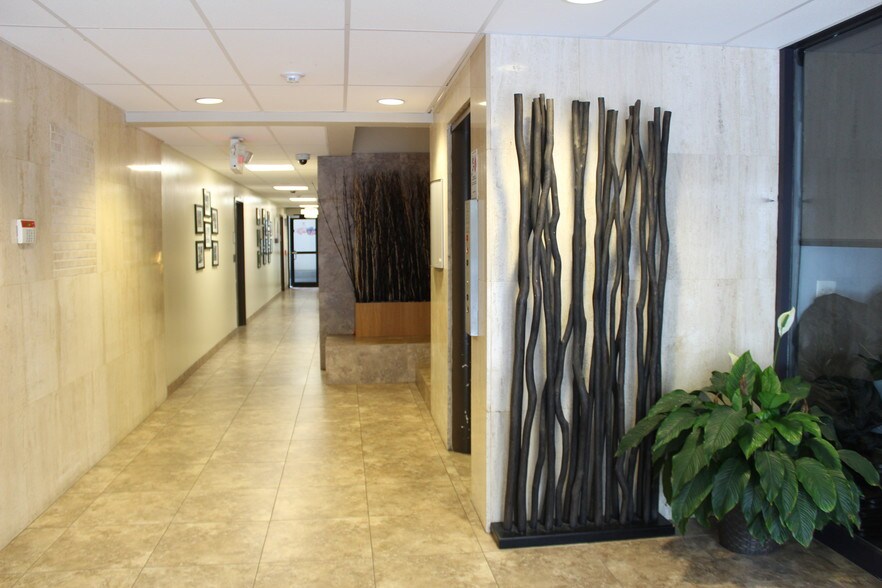 More Photos Of 915 NE 125th St, Miami Medical For Lease