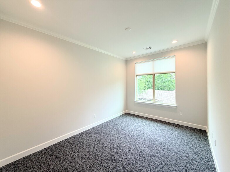More Photos Of 2120 Prairie Dr, Prosper Medical For Sale