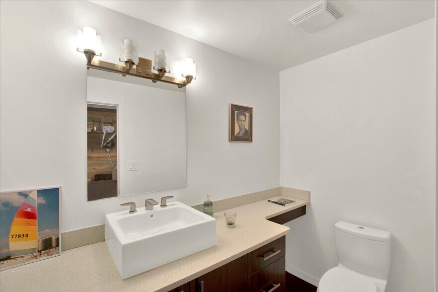 More Photos Of 1250 31st St, Denver Office For Sale