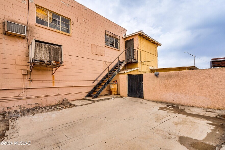 More Photos Of 3000 S Mission Rd, Tucson Storefront Retail Residential For Sale