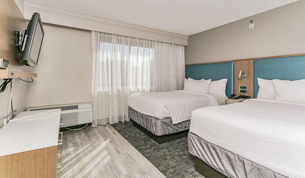 More Photos Of 1917 Coliseum Dr, Hampton Hotel For Sale