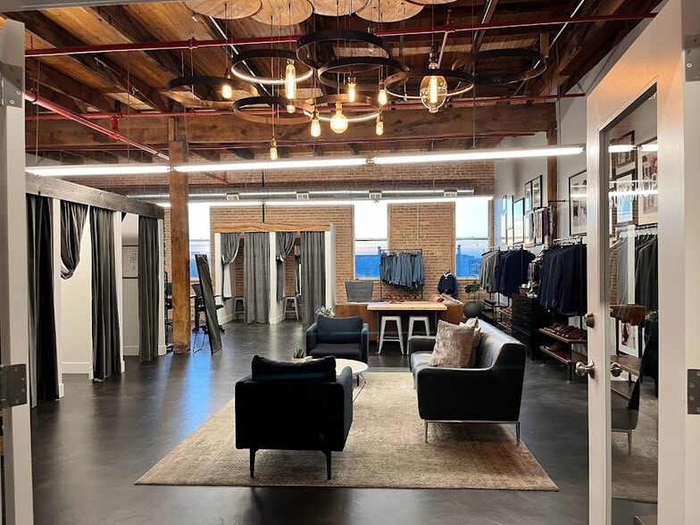 More Photos Of 1820 W Webster Ave, Chicago Loft Creative Space For Lease