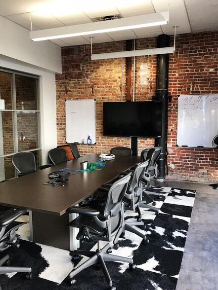 More Photos Of 1525 Hendry St, Fort Myers General Retail For Sale