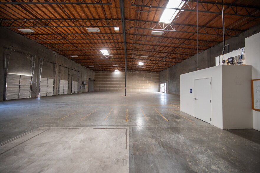 More Photos Of 3109 Del Este Pky, Modesto Distribution For Lease
