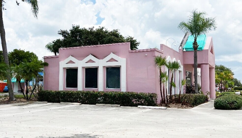 More Photos Of 2700 NW Federal Hwy, Stuart Freestanding For Sale