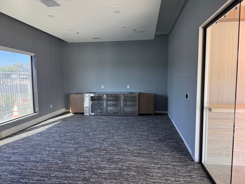 More Photos Of 2882 E Russell Rd, Las Vegas Office For Sale