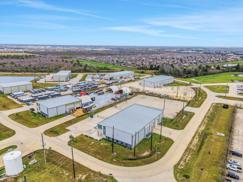 More Photos Of 8110 Parkside Ave, Baytown Warehouse For Sale