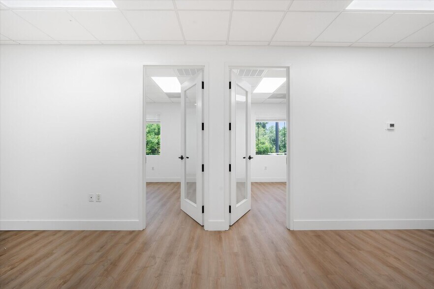 More Photos Of 8626 N Himes Ave, Tampa Medical For Sale