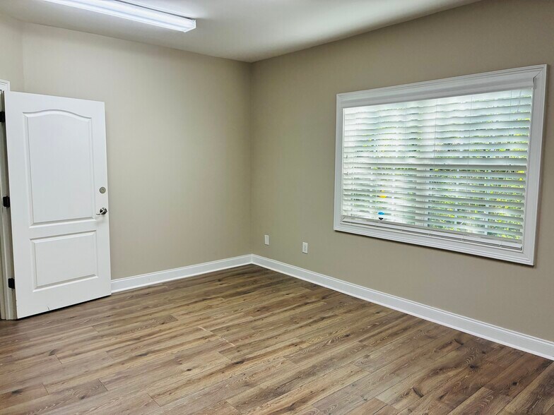 More Photos Of 965 Piedmont Rd NE, Marietta Office For Lease