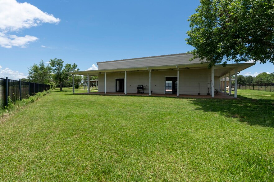 More Photos Of 3345 E Austin St, Giddings Land For Sale