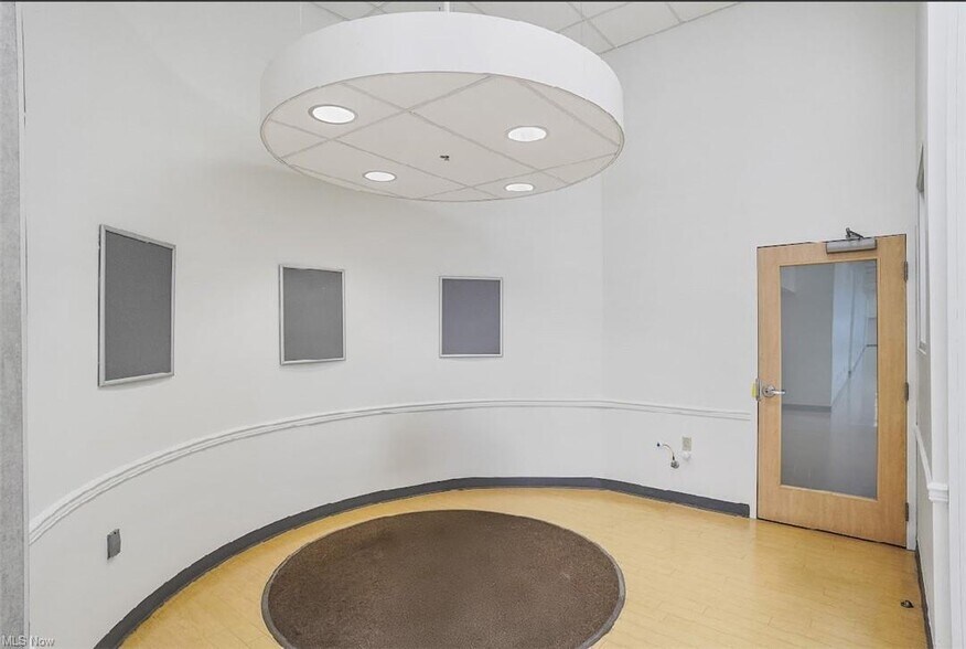 More Photos Of 475 E 185th St, Euclid Drugstore For Sale