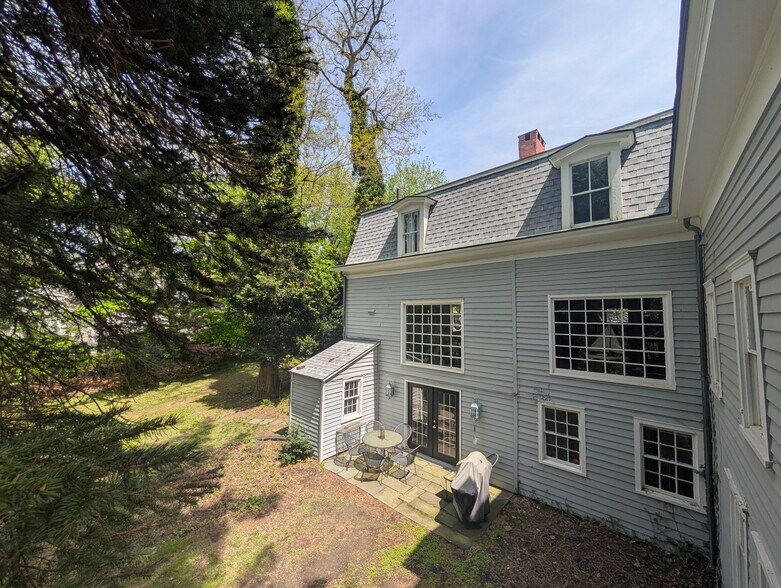 More Photos Of 47 Hollow Tree Ridge Rd, Darien Apartments For Sale