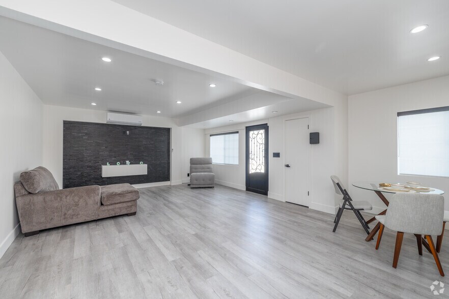 More Photos Of 4820 W 142nd St, Hawthorne Loft Creative Space For Sale