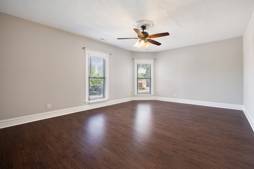 More Photos Of 121 N Washington St, Naperville Medical For Lease