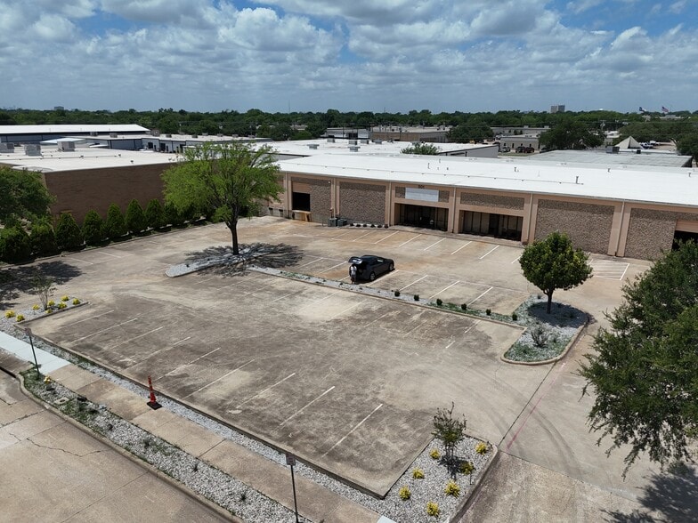 More Photos Of 501 Industrial Dr, Richardson Warehouse For Lease