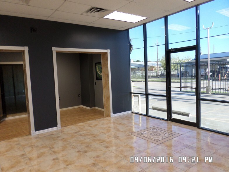 More Photos Of 2222 Cypress Landing Dr, Houston Storefront Retail Office For Sale