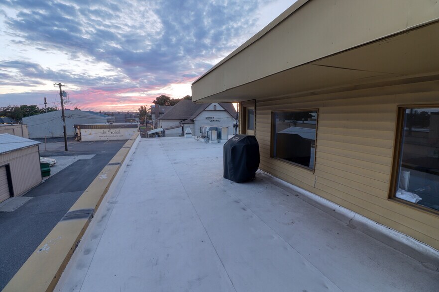 More Photos Of 1915 N Division St, Spokane Office For Sale