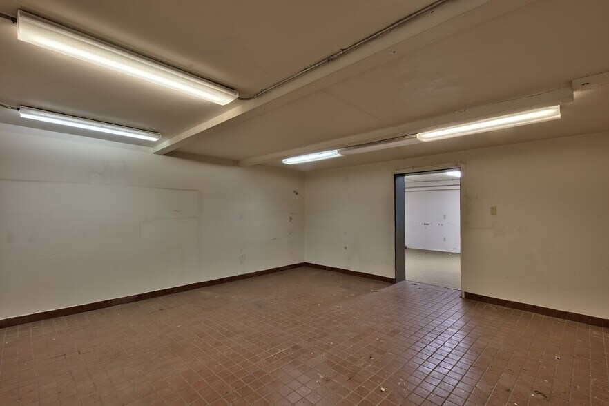 More Photos Of 2087 James Ave, South Lake Tahoe Warehouse For Sale