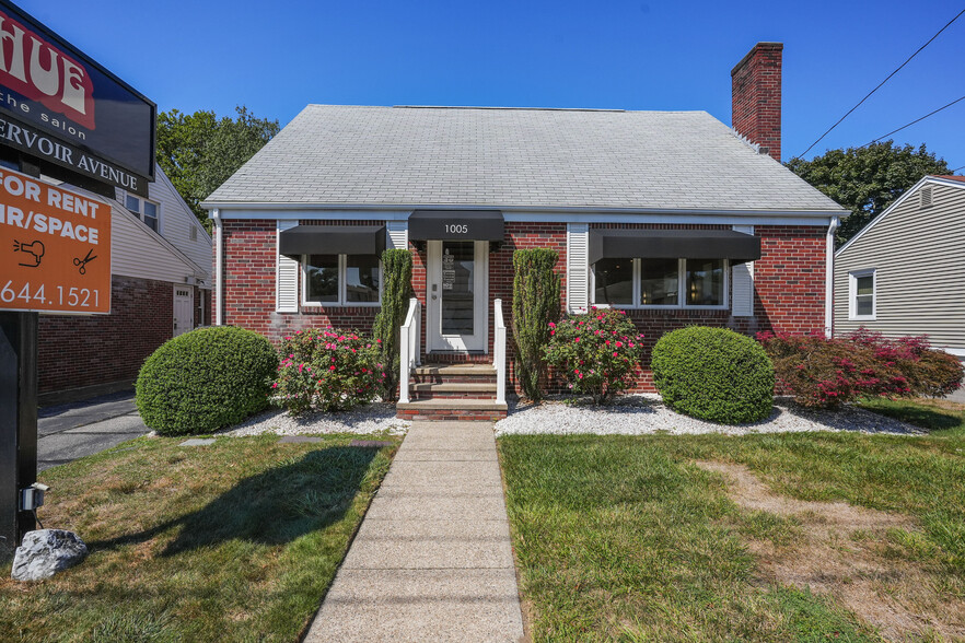 Primary Photo Of 1005 Reservoir Ave, Cranston Office For Sale