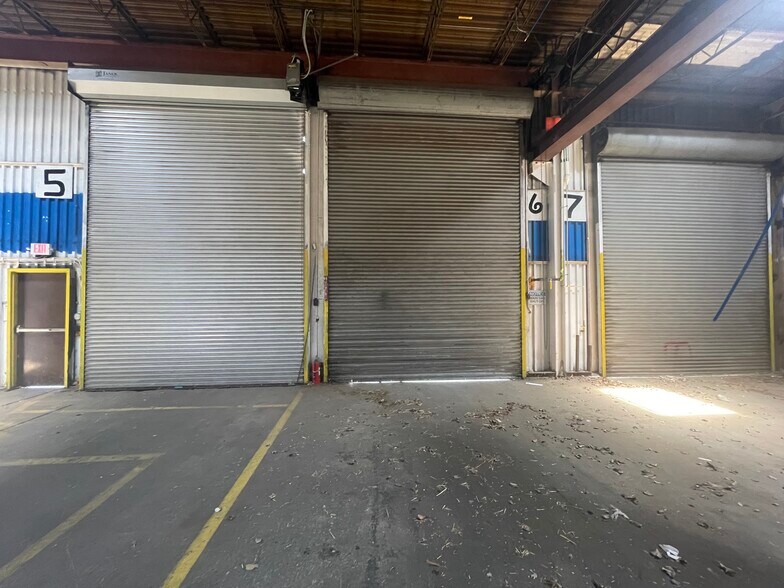 More Photos Of 9129 Euclid Ave, Manassas Warehouse For Lease