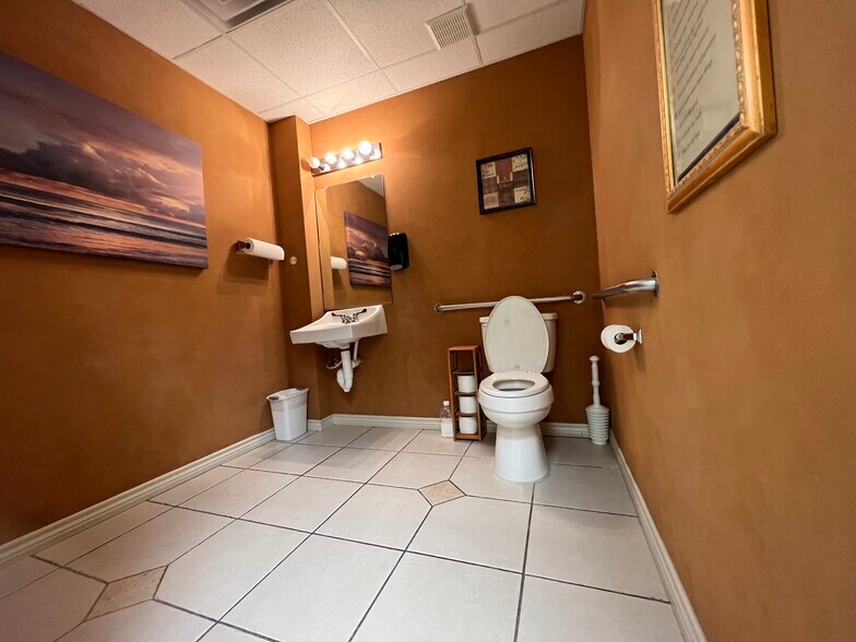 More Photos Of 302 Millers Xing, Harker Heights Storefront For Lease