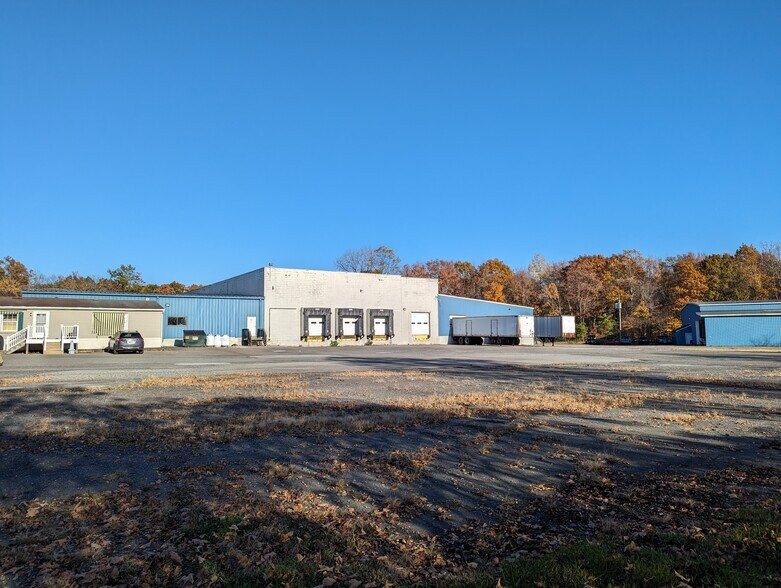 More Photos Of 5 Orchard Dr, Gardiner Warehouse For Lease