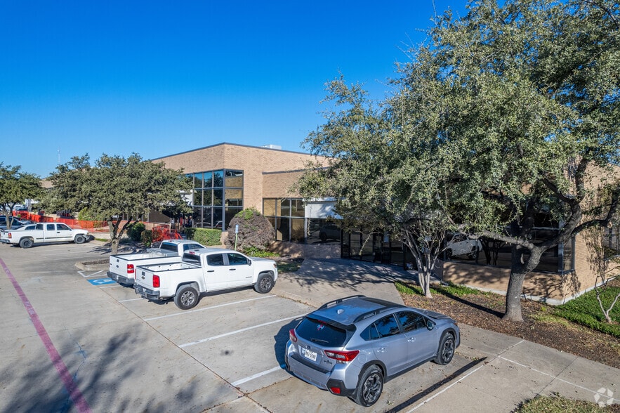 More Photos Of 10525-10625 Newkirk St, Dallas Unknown For Lease
