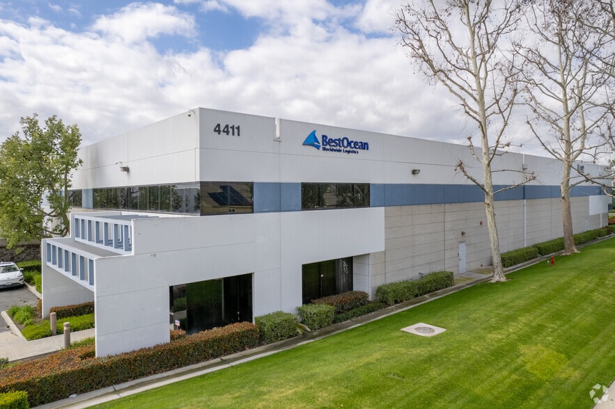 More Photos Of 4411 Schaefer Ave, Chino Warehouse For Lease