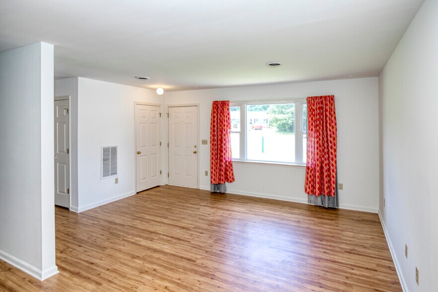 More Photos Of 7626 Bellehaven Dr, Gloucester Point Apartments For Sale