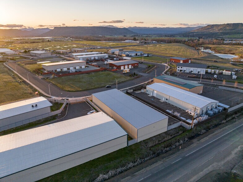 More Photos Of 188 Salmon Way, White City Industrial For Sale