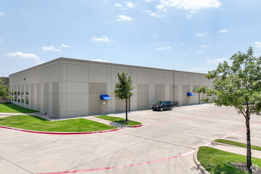 More Photos Of 6601 Cascades Ct, The Colony Light Distribution For Lease