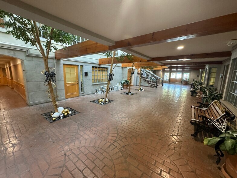 More Photos Of 1554 S Sepulveda Blvd, Los Angeles Office For Lease