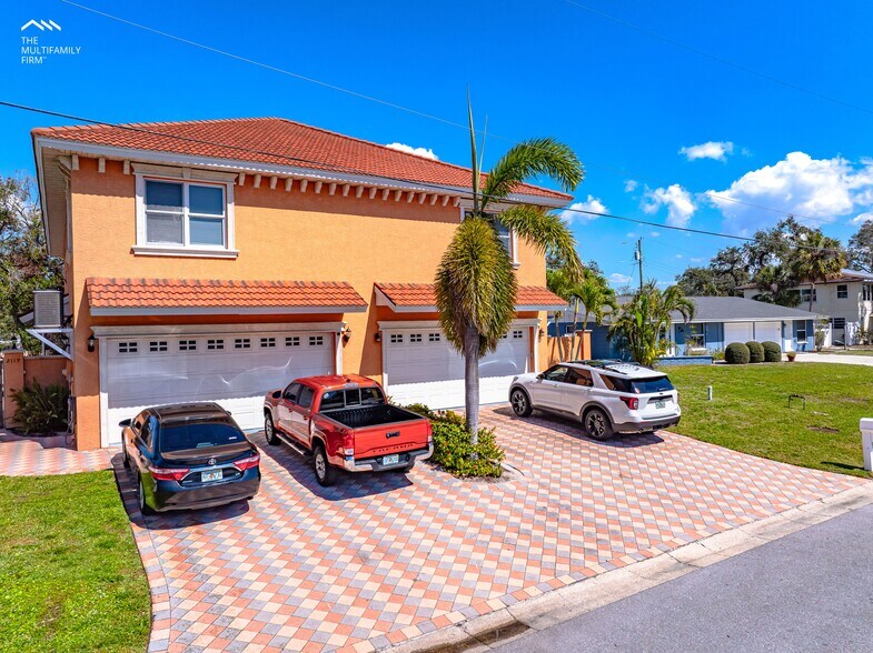 More Photos Of 2119- 2125 Montclair Dr, Sarasota Apartments For Sale