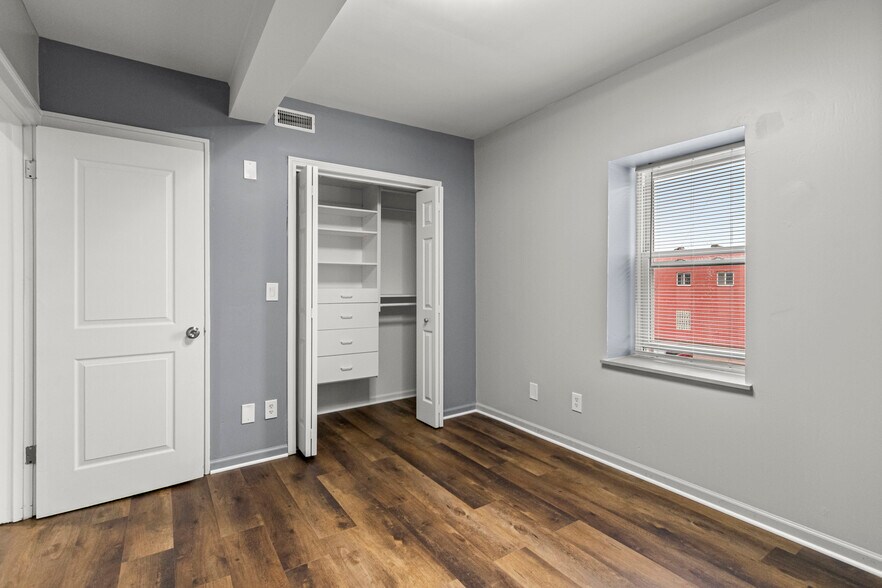 More Photos Of 5920 Chase Rd, Dearborn General Retail For Lease