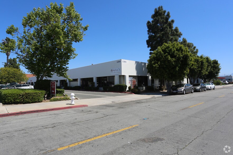 More Photos Of 1304 Logan Ave, Costa Mesa Warehouse For Lease