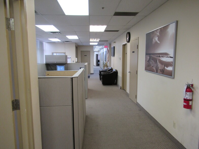 More Photos Of 6135 Danville Rd, Mississauga Warehouse For Sale