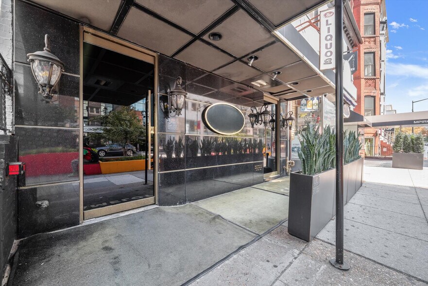 Primary Photo Of 1823 M St NW, Washington Bar For Sale