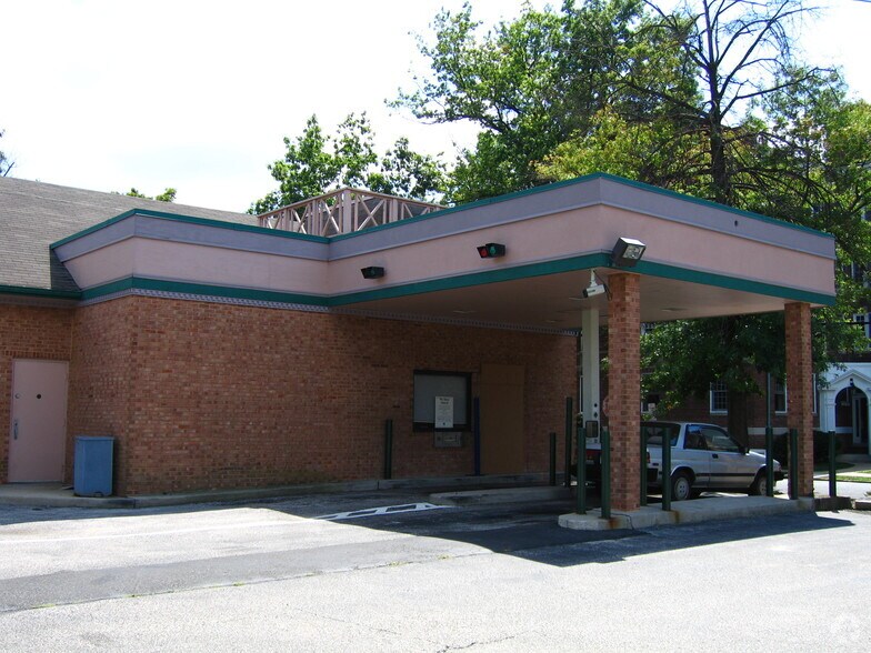 More Photos Of 17 Kings Hwy W, Haddonfield Bank For Lease