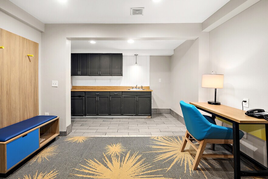 More Photos Of 2525 N Salisbury Blvd, Salisbury Hotel For Sale