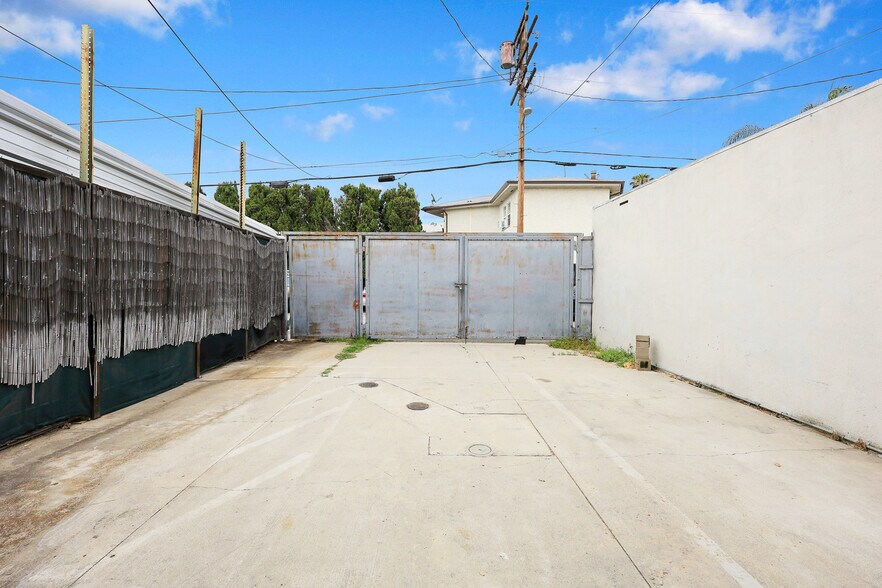 More Photos Of 5712-5714 Lankershim Blvd, North Hollywood Storefront Retail Office For Lease