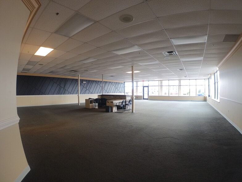 More Photos Of 20991 Arsenal Street Rd, Watertown Freestanding For Lease
