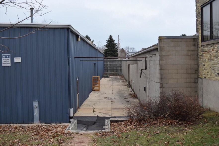 More Photos Of 3737 Douglas Ave, Racine Manufacturing For Lease