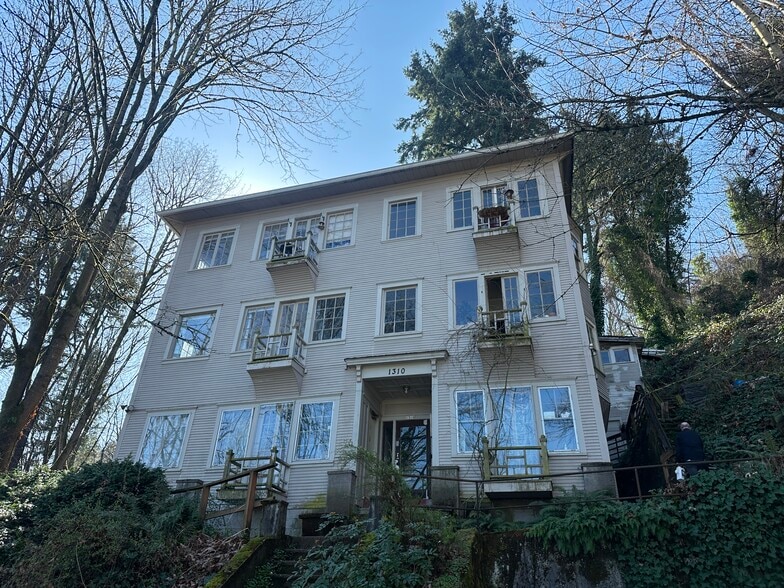 More Photos Of 1310 SW College St, Portland Apartments For Sale