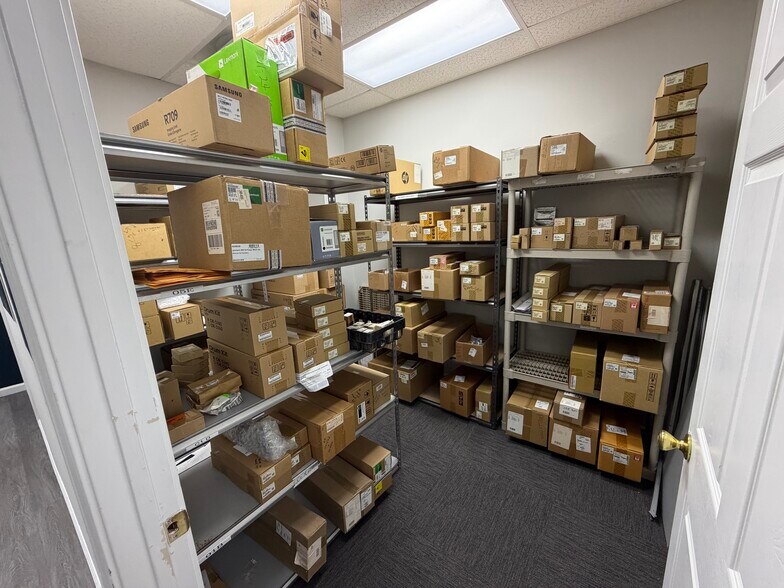 More Photos Of 256 Vann Dr, Jackson Storefront Retail Office For Sale