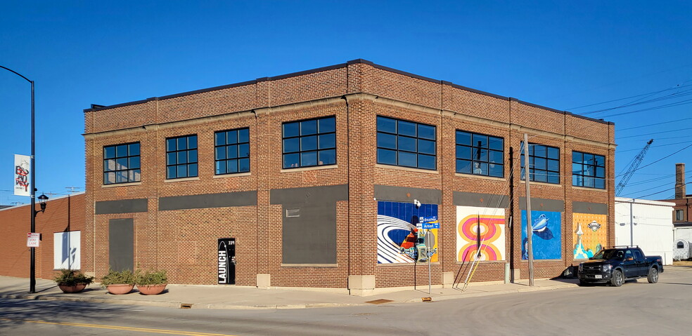 Primary Photo Of 339 S Broadway St, Green Bay Loft Creative Space For Lease