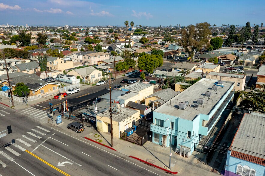 More Photos Of 6804 S Hoover St, Los Angeles Flex For Sale